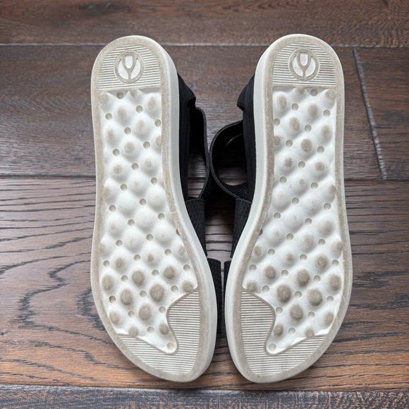 Wishbone Black Perforated Sandals with Rubber Soles - Picture 7 of 9